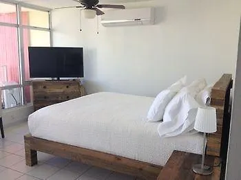 Ξενοδοχείο Beachfront Coral Beach Condo Σαν Χουάν
